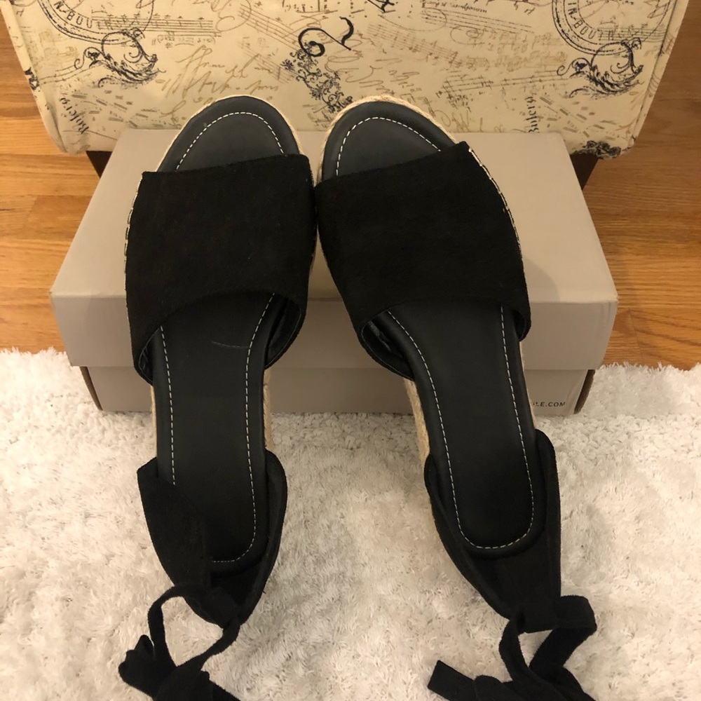 Sandals - Picture 3 of 3